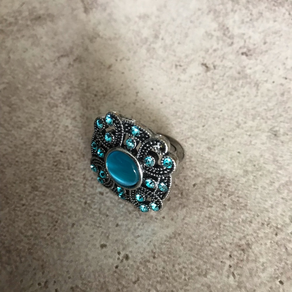 Turquoise silver tone adjustable statement ring - Picture 3 of 5